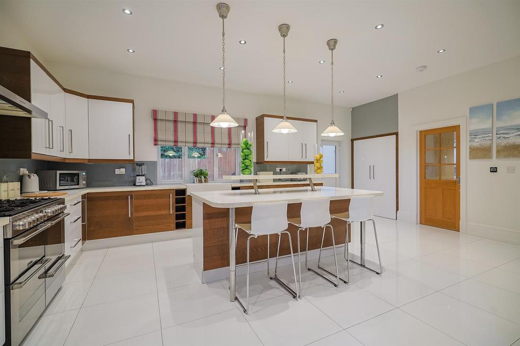 The Pines, Gowerton - Web (8 of 57).jpg