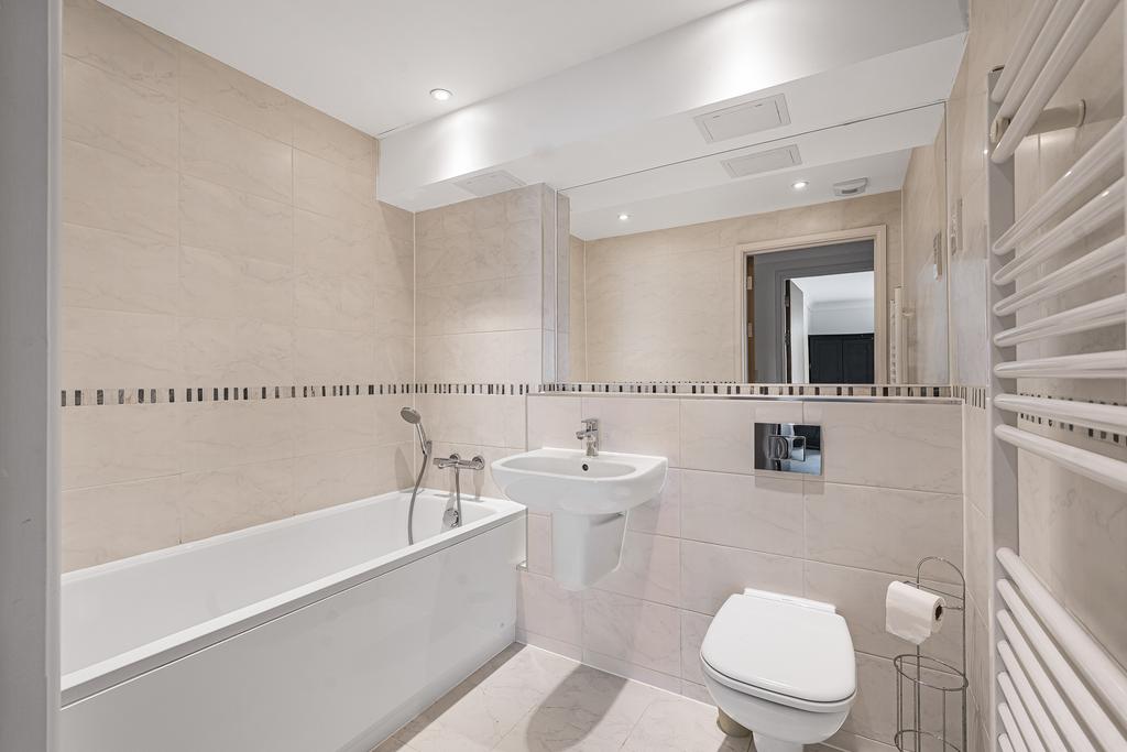 7 Bathroom.JPG