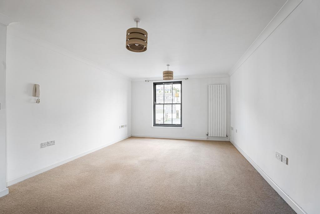8 Living Room.JPG