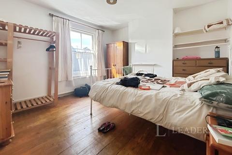2 bedroom house to rent, Searle Street, CB4
