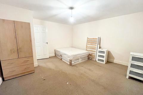 2 bedroom flat to rent, Milton Street, Maidstone ME16