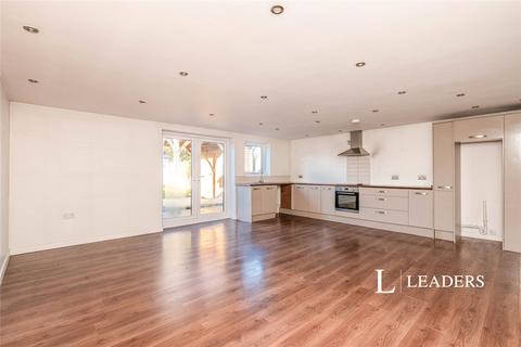 3 bedroom bungalow to rent, Fourth Avenue, Wickford, Essex, SS11