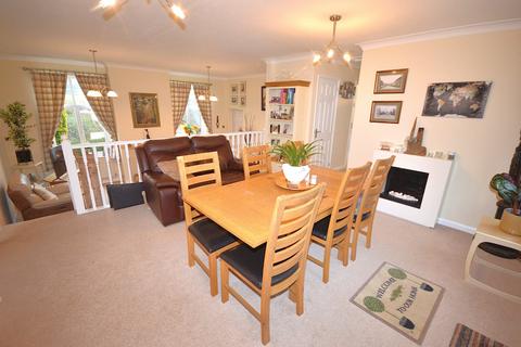 3 bedroom bungalow for sale, Plas Hafren, Newtown, Powys, SY16
