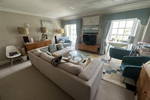 2 bedroom flat to rent, Queen Square, Bath, BA1
