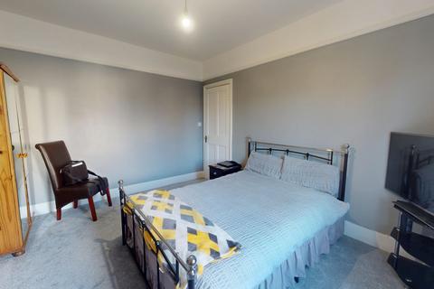 1 bedroom in a house share to rent, 14 Nutfield Road, Thornton Heath CR7