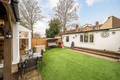3 bedroom terraced house for sale, Norbury Court Road, London