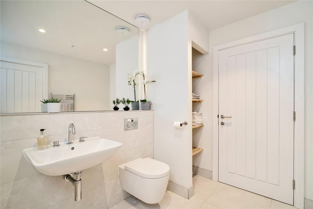 En Suite Bathroom
