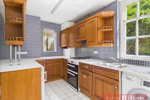 5 bedroom semi-detached house to rent, The Highway, Brighton