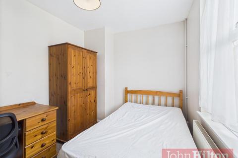 5 bedroom semi-detached house to rent, The Highway, Brighton