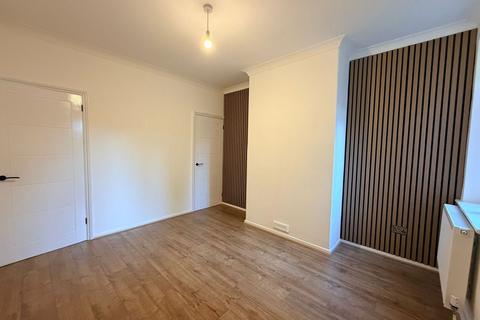 2 bedroom terraced house to rent, Charles Street, Peterborough, PE1