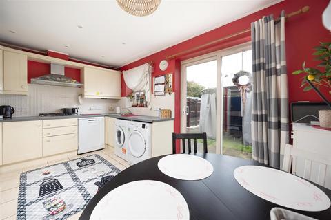 3 bedroom end of terrace house for sale, The Brambles, Trowbridge