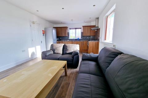 2 bedroom flat to rent, Bawas Place, Nottingham NG7
