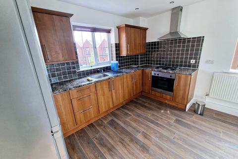 2 bedroom flat to rent, Bawas Place, Nottingham NG7