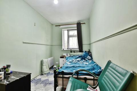 2 bedroom apartment for sale, Wellington Road North, Stockport SK4
