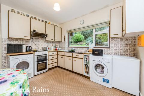 2 bedroom bungalow for sale, Brookside Avenue, Macclesfield SK11