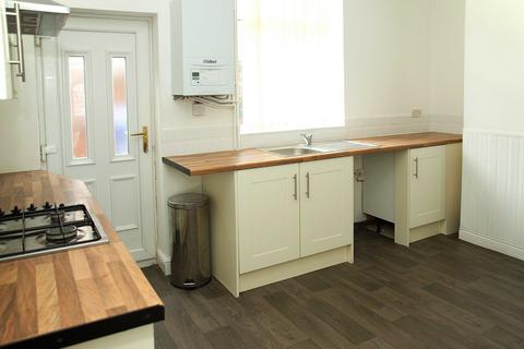 2 bedroom terraced house to rent, Leam Street, Ashton-Under-Lyne OL6