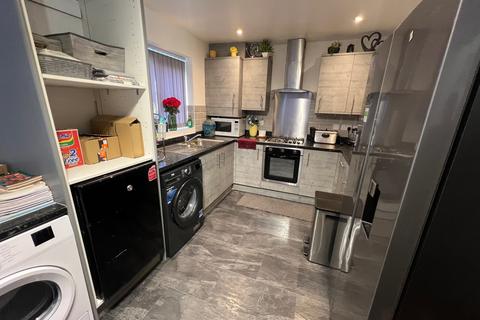 3 bedroom semi-detached house to rent, Melrose Gardens,  Blackpool, FY4