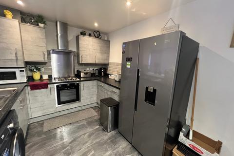 3 bedroom semi-detached house to rent, Melrose Gardens,  Blackpool, FY4