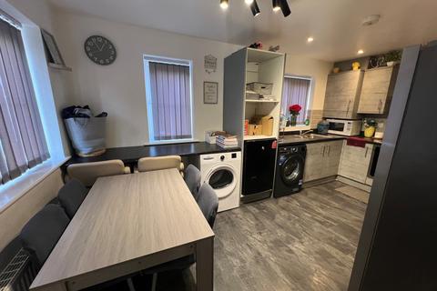 3 bedroom semi-detached house to rent, Melrose Gardens,  Blackpool, FY4