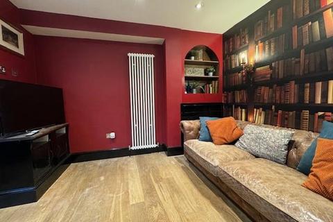 1 bedroom apartment to rent, Webb's Road, Between The Commons SW11