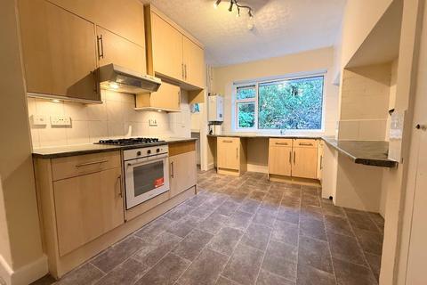 3 bedroom flat to rent, Derby Road, Bournemouth, BH1