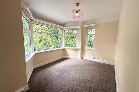 3 bedroom flat to rent, Derby Road, Bournemouth, BH1