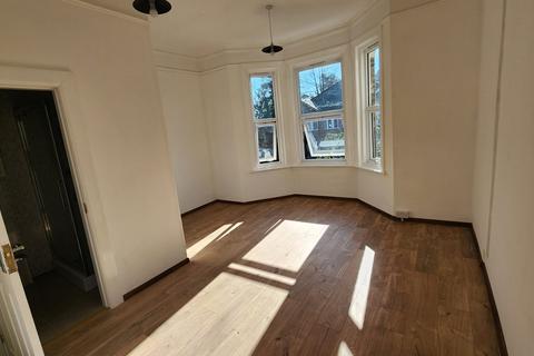 2 bedroom flat to rent, Moorland Road, Bournemouth BH1