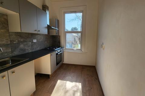 2 bedroom flat to rent, Moorland Road, Bournemouth BH1