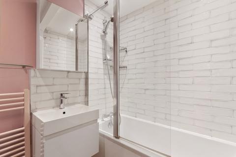 3 bedroom apartment to rent, Overstone Road, Hammersmith  W6
