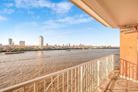 2 bedroom flat to rent, Neptune Court, Homer Drive, London