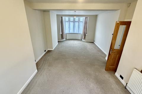 3 bedroom end of terrace house to rent, Sheringham Drive, Barking IG11