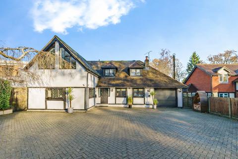 5 bedroom detached house for sale, Snow Hill, Crawley RH10