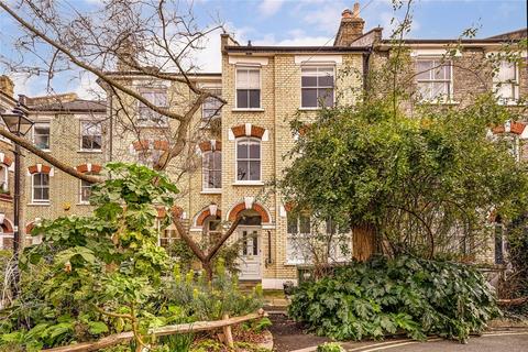 Bonnington Square, London SW8