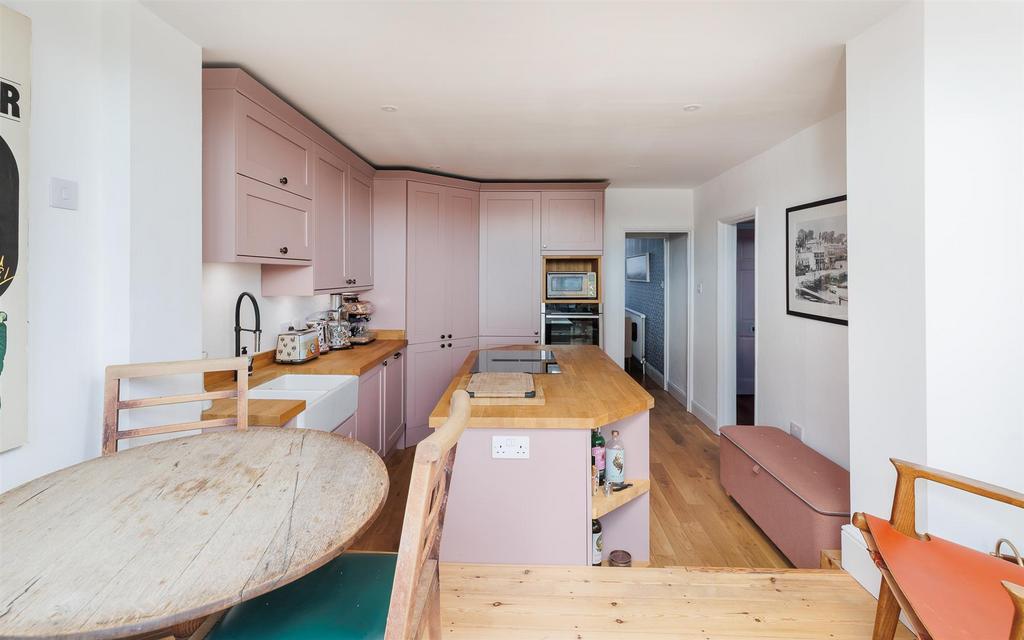 Kitchen/ Dining Area