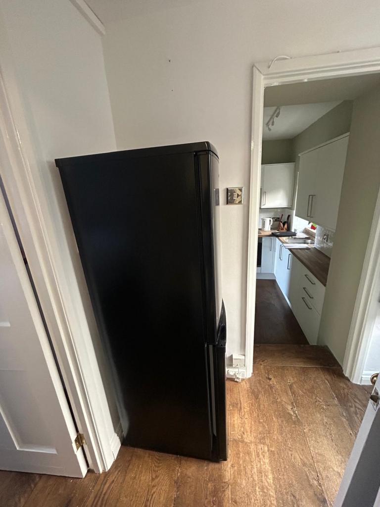 Hallway to kitchen