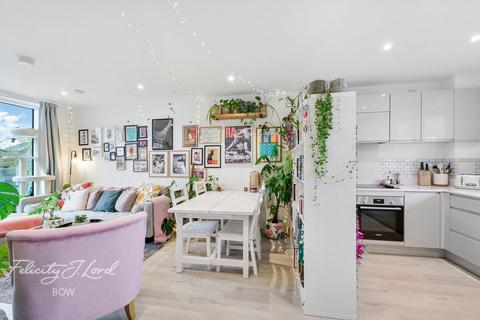 2 bedroom apartment for sale, Corsican Square, London, E3