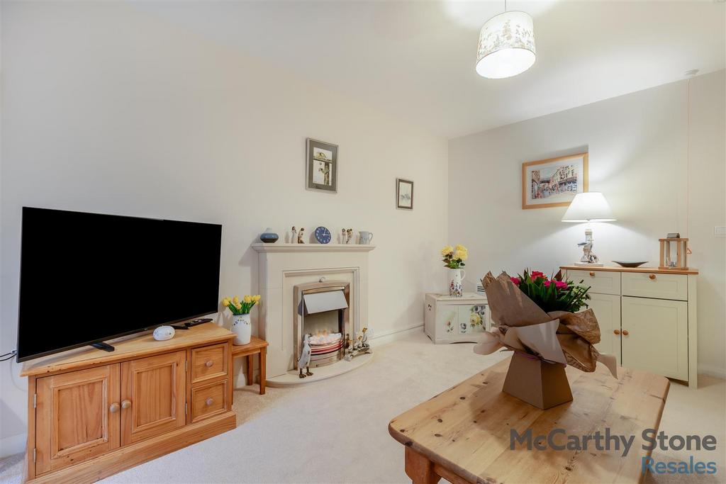 8672483-interior11.jpg