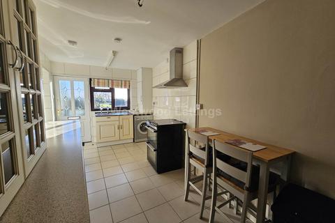 3 bedroom detached house to rent, Church Road, Brown Edge