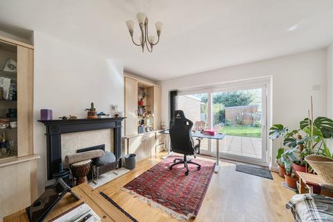 4 bedroom bungalow for sale, Queenhythe Road, Jacob's Well, GU4