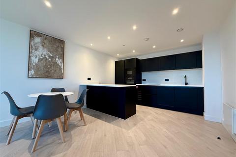 2 bedroom apartment to rent, Trinity Way, Manchester