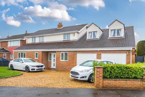 4 bedroom detached house for sale, Sandcliffe Road, Grantham, Lincolnshire, NG31
