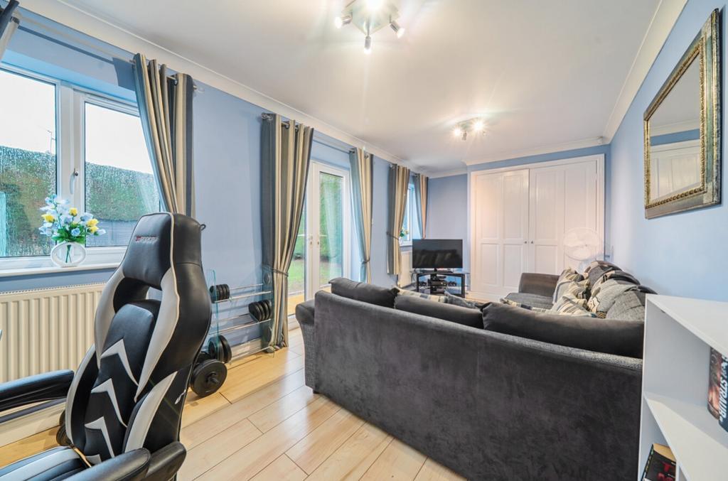 1385806-22-692dbfbc3a157-1