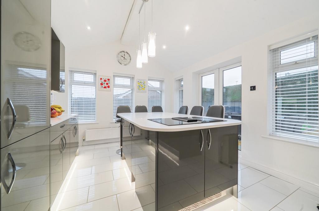 1385806-13-692dbcfc8d811-1