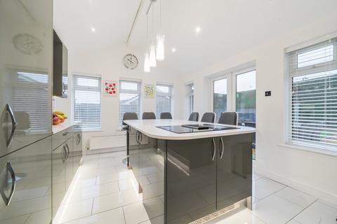 4 bedroom detached house for sale, Sandcliffe Road, Grantham, Lincolnshire, NG31
