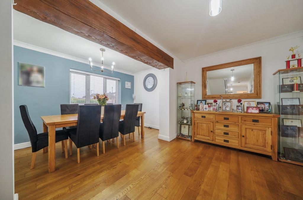 1385806-17-692dbe358a33e-1