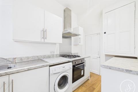 3 bedroom terraced house to rent, Luxor Avenue, Harehills, Leeds