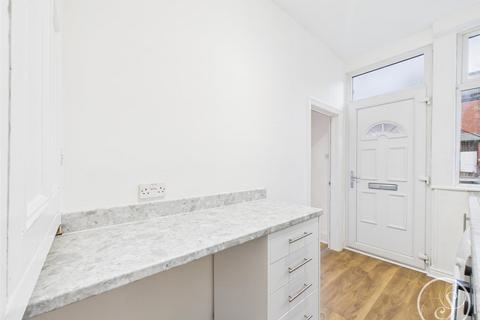 3 bedroom terraced house to rent, Luxor Avenue, Harehills, Leeds