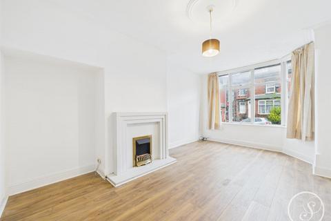 3 bedroom terraced house to rent, Luxor Avenue, Harehills, Leeds