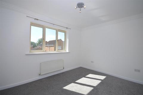 2 bedroom terraced house to rent, Honeysuckle Close, Doncaster
