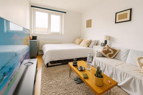 5 bedroom flat to rent, Canrobert Street, London E2